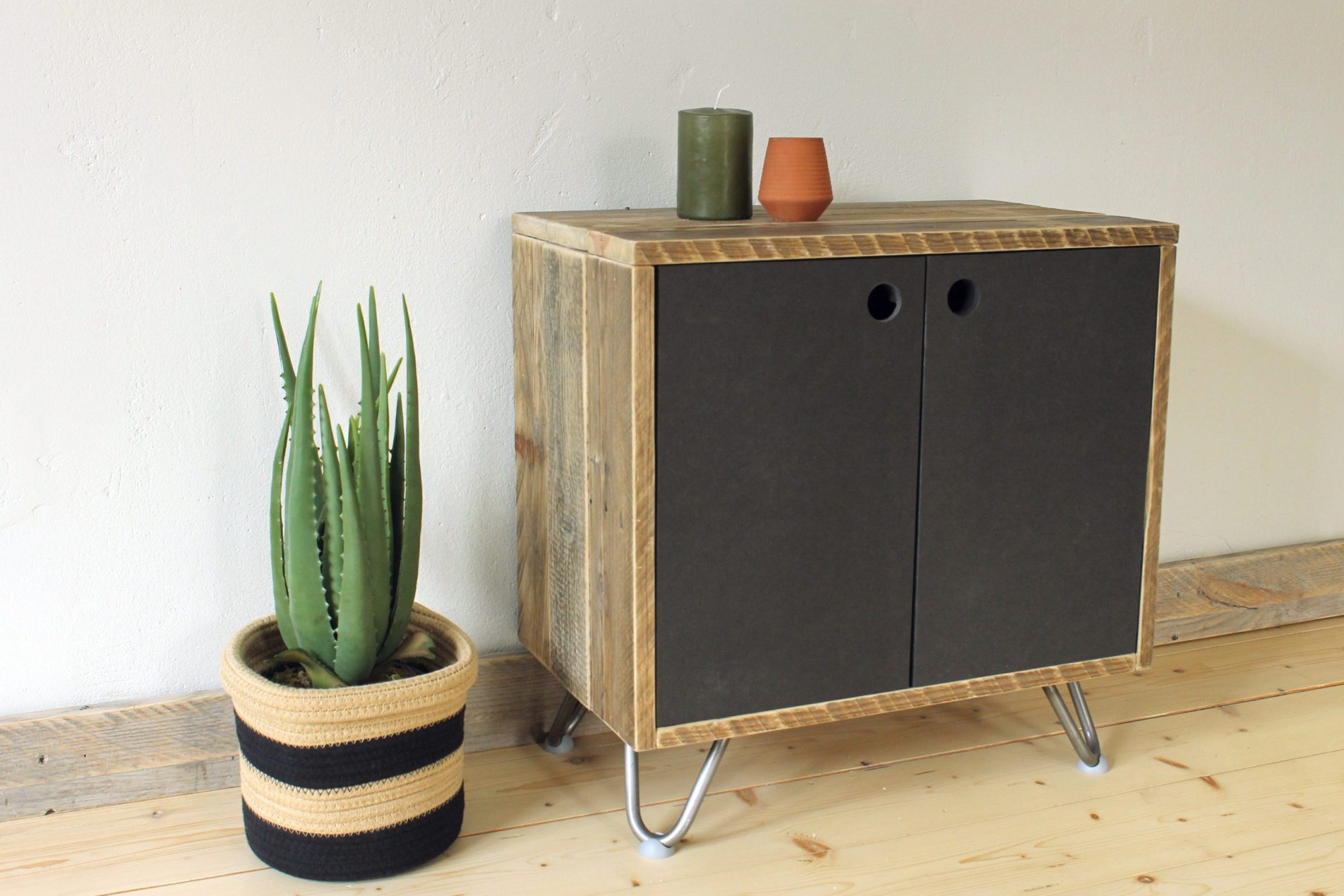 Nachhaltiges Sideboard aus Bauholz