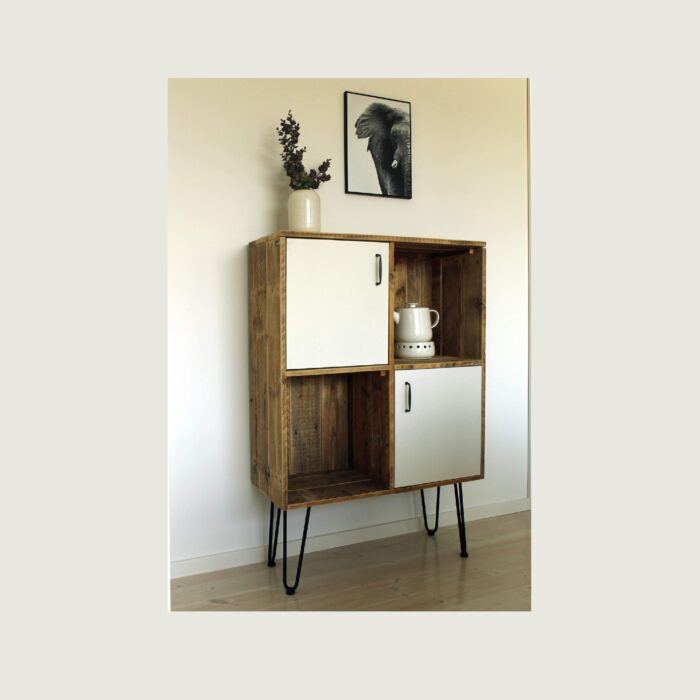 Sideboard auf Hairpinlegs