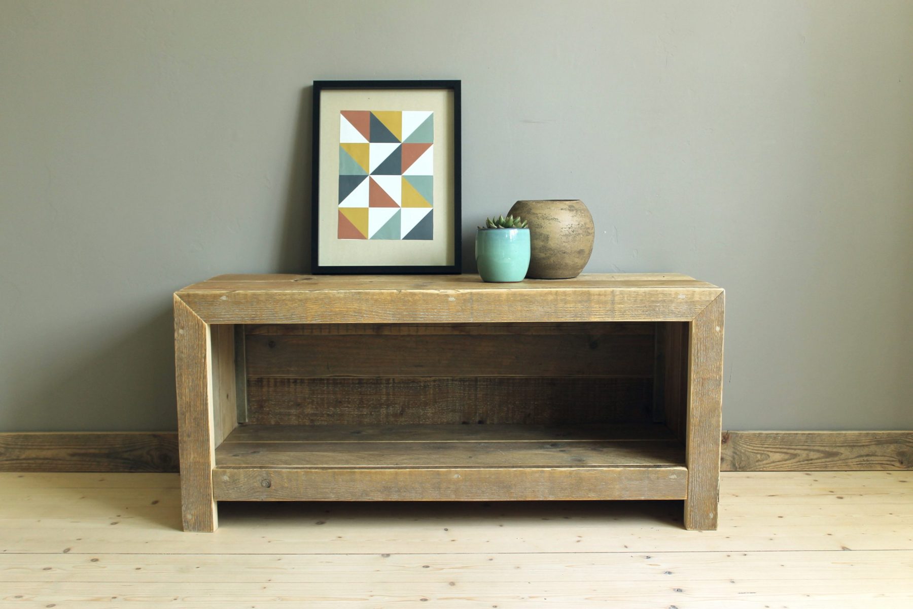 Nachhaltiges Sideboard als Altholz