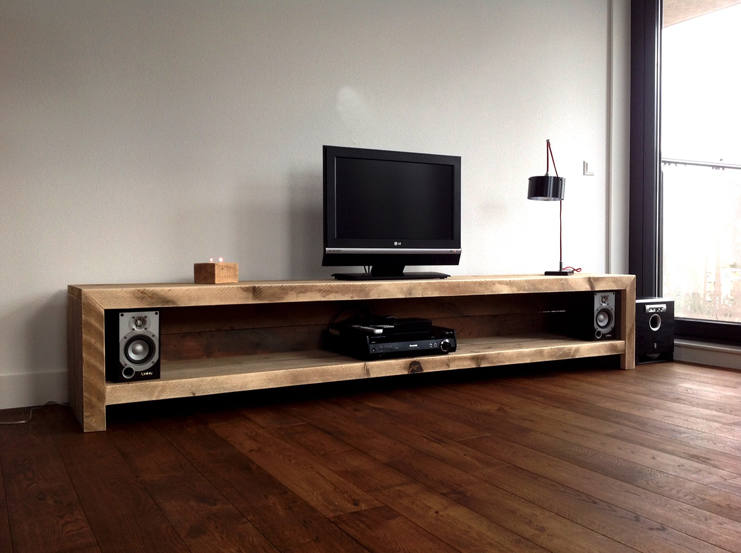 Tv-Sideboard als Altholz