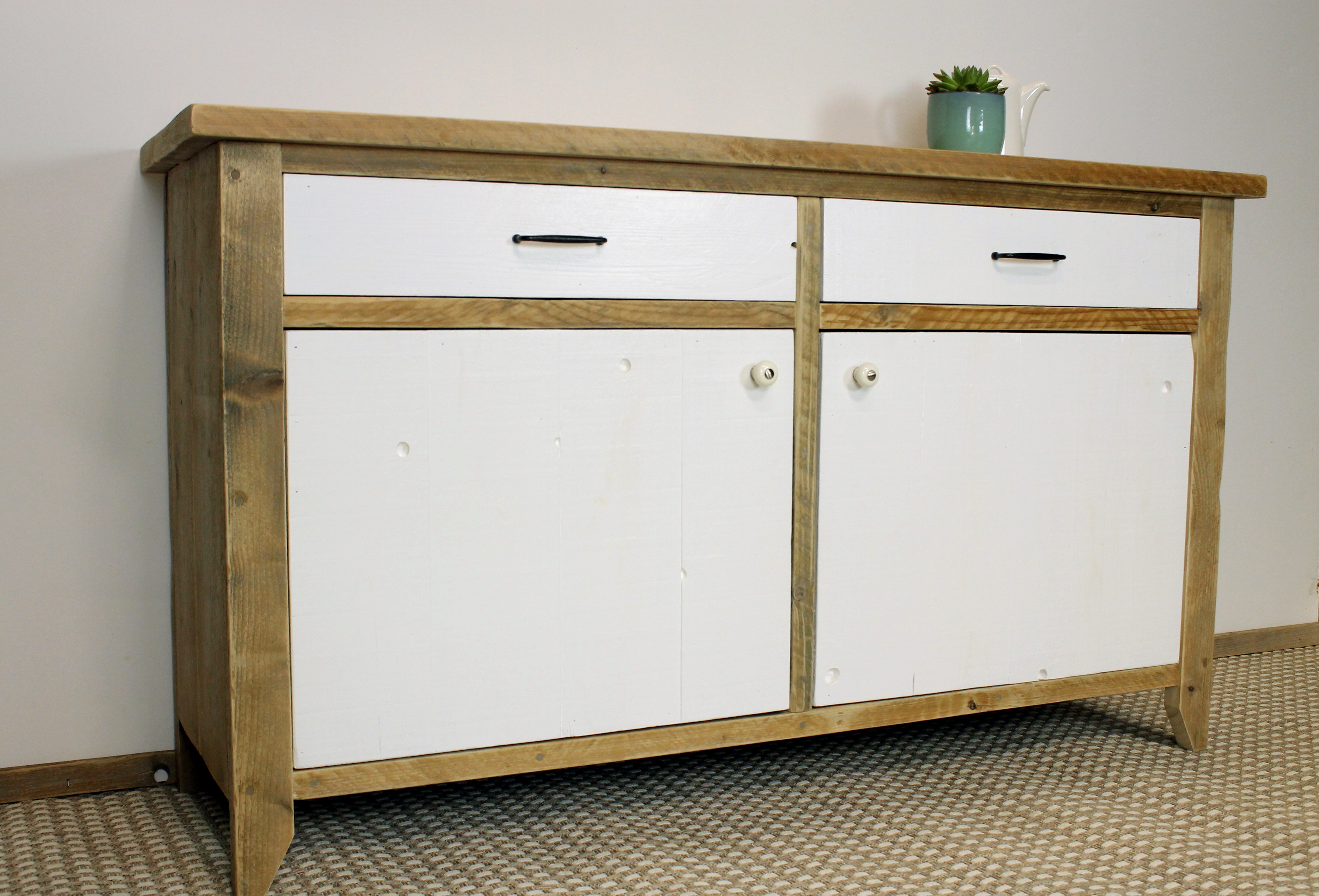 nachhaltiges Sideboard im Landhaus Stil