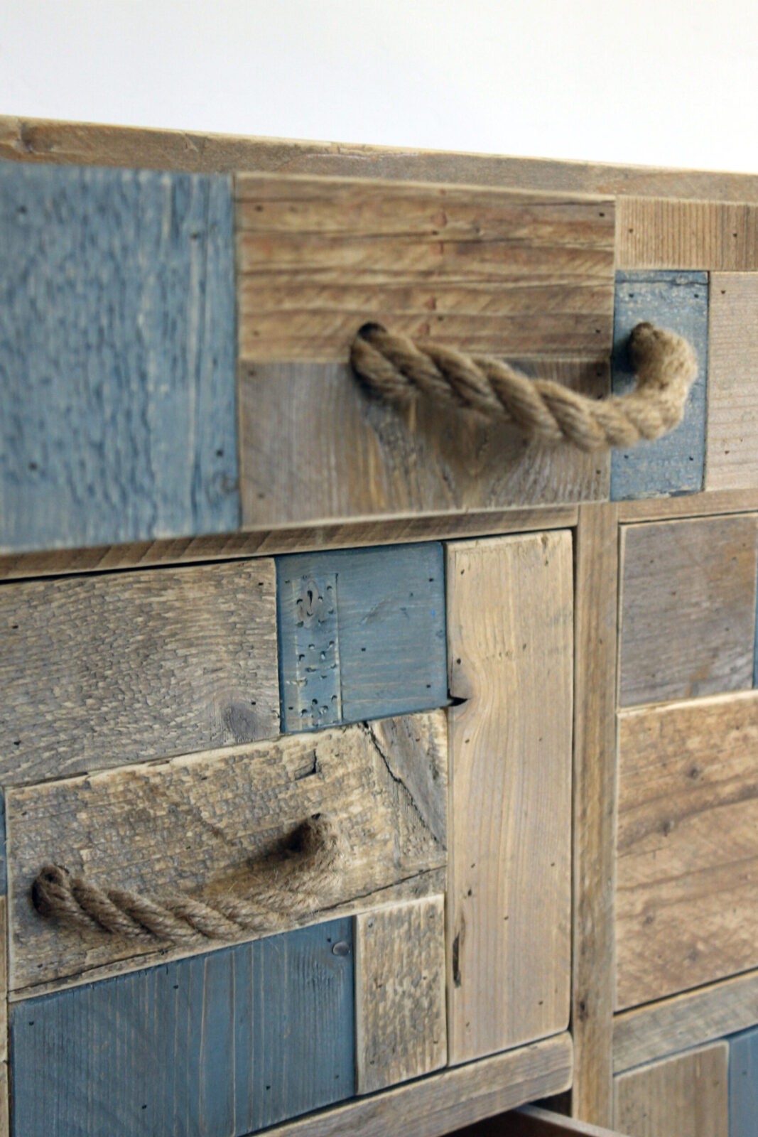 Kommode aus reclaimed wood
